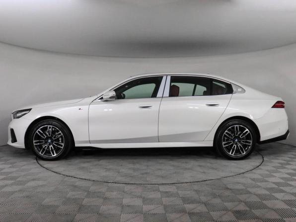 BMW 5 серии VIII (G60/G61/G68) с пробегом 2025 года, цена 6 599 000 рублей, 5800 км, седан, Автокод Объявления