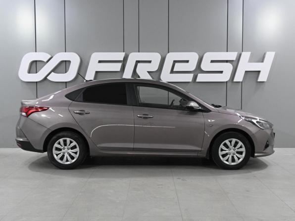 Hyundai Solaris II Рестайлинг с пробегом 2020 года, цена 1 869 000 рублей, 65626 км, седан, Автокод Объявления