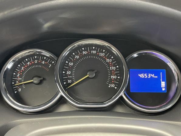 Renault Sandero II с пробегом 2015 года, цена 947 000 рублей, 46534 км, хэтчбек, Автокод Объявления