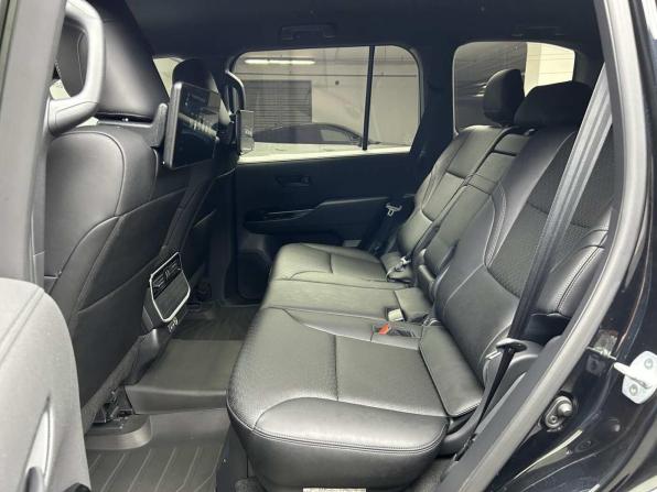 Toyota Land Cruiser 300 Series с пробегом 2023 года, цена 9 149 000 рублей, 74673 км, внедорожник, Автокод Объявления