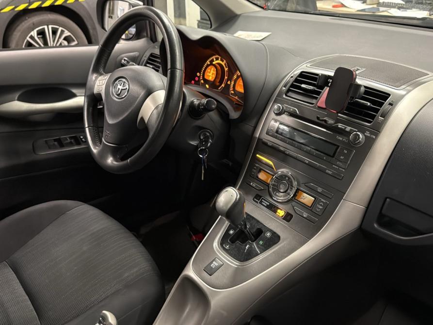 Toyota Auris I Санкт-Петербург  - изображение 6