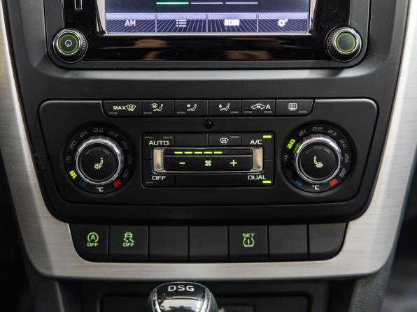 Skoda Yeti I Рестайлинг с пробегом 2016 года, цена 1 248 000 рублей, 130543 км, внедорожник, Автокод Объявления