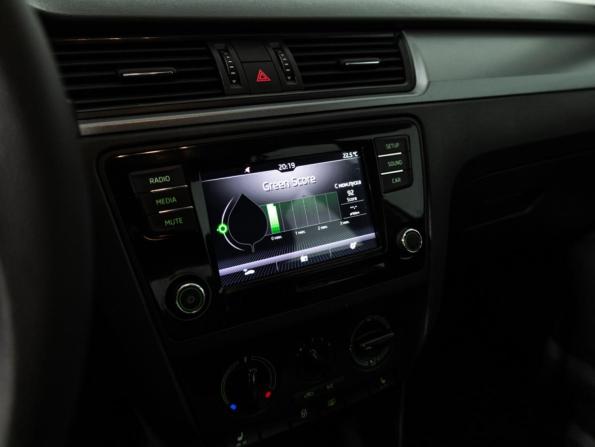 Skoda Rapid I Рестайлинг с пробегом 2017 года, цена 1 399 700 рублей, 85084 км, лифтбек, Автокод Объявления