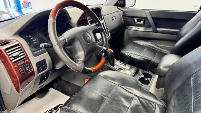 Mitsubishi Pajero III Рестайлинг с пробегом 2006 года, цена 900 000 рублей, 371769 км, внедорожник, Автокод Объявления