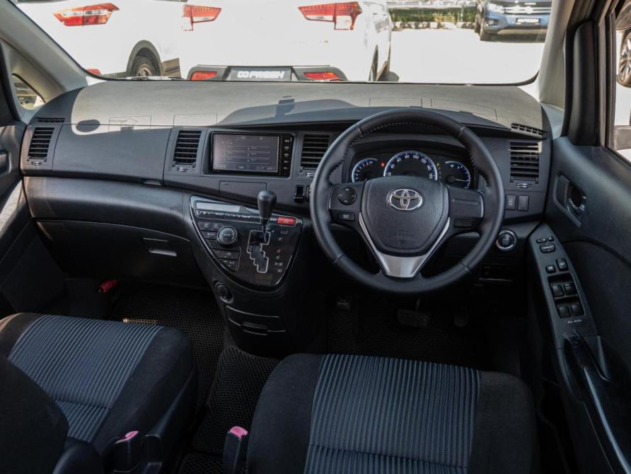 Toyota ISis I Рестайлинг Краснодар  - изображение 6