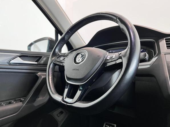 Volkswagen Tiguan II с пробегом 2019 года, цена 2 390 000 рублей, 128707 км, внедорожник, Автокод Объявления