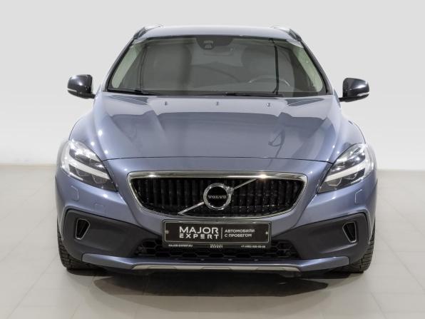 Volvo V40 II Рестайлинг с пробегом 2019 года, цена 2 390 000 рублей, 65640 км, хэтчбек, Автокод Объявления
