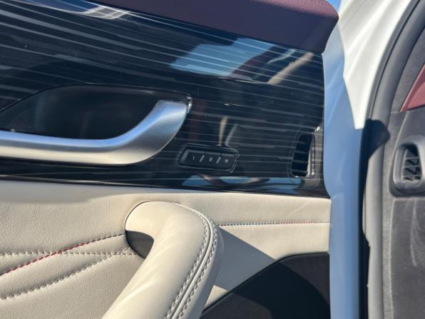Geely Monjaro I с пробегом 2023 года, цена 3 300 000 рублей, 52733 км, внедорожник, Автокод Объявления