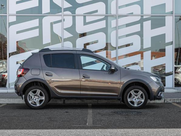Renault Sandero II Рестайлинг с пробегом 2021 года, цена 1 059 000 рублей, 103306 км, хэтчбек, Автокод Объявления