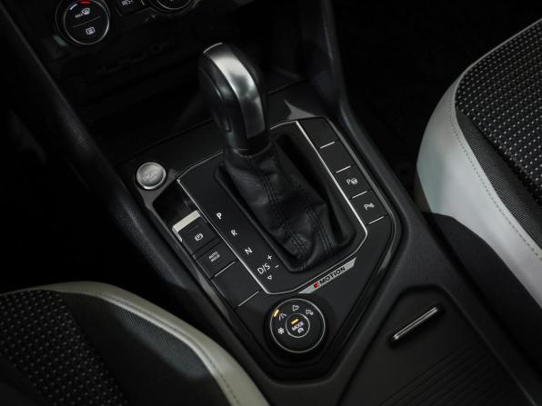 Volkswagen Tiguan II с пробегом 2019 года, цена 2 499 000 рублей, 95672 км, внедорожник, Автокод Объявления