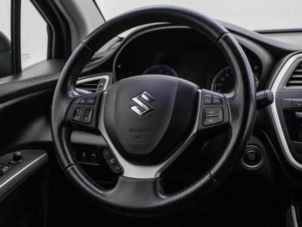 Suzuki SX4 II (S-Cross) с пробегом 2014 года, цена 954 000 рублей, 191072 км, хэтчбек, Автокод Объявления