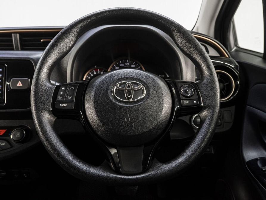 Toyota Vitz III (XP130) Рестайлинг 2 Тюмень  - изображение 18