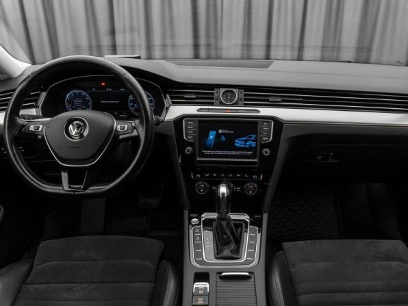 Volkswagen Passat B8 с пробегом 2015 года, цена 1 750 000 рублей, 185302 км, седан, Автокод Объявления