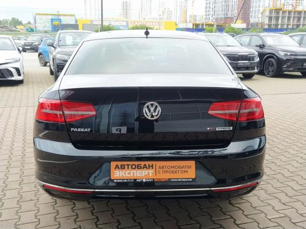 Volkswagen Passat B8 с пробегом 2017 года, цена 1 781 000 рублей, 123147 км, седан, Автокод Объявления