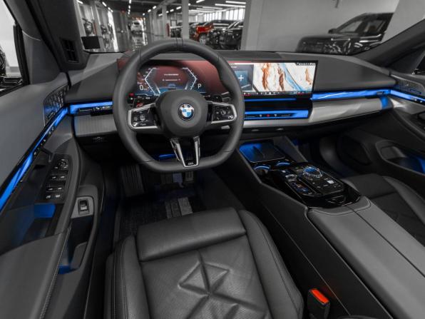 BMW 5 серии VIII (G60/G61/G68) с пробегом 2024 года, цена 8 600 000 рублей, 5070 км, седан, Автокод Объявления