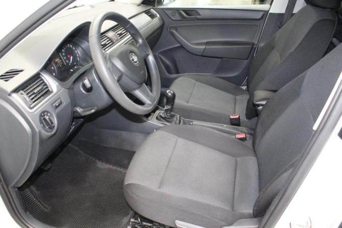 Skoda Rapid I с пробегом 2014 года, цена 689 000 рублей, 118360 км, лифтбек, Автокод Объявления