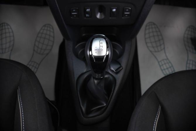 Renault Sandero II Рестайлинг с пробегом 2018 года, цена 1 349 000 рублей, 87200 км, хэтчбек, Автокод Объявления