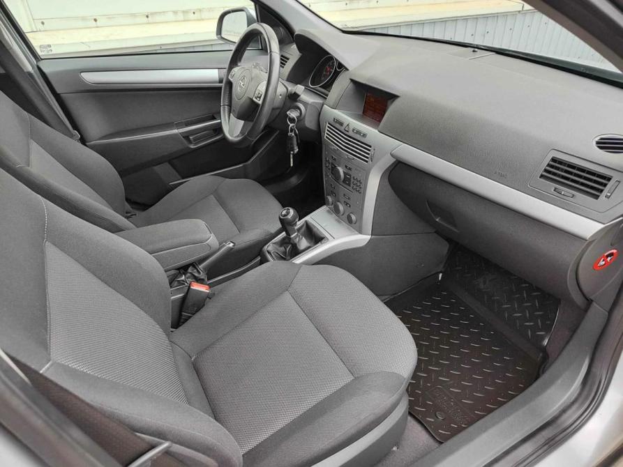 Opel Astra H Рестайлинг Санкт-Петербург  - изображение 9