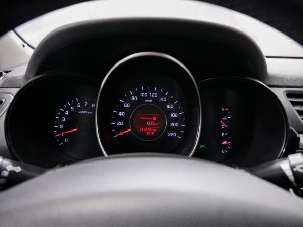 Kia Rio III Рестайлинг с пробегом 2016 года, цена 773 000 рублей, 215632 км, седан, Автокод Объявления