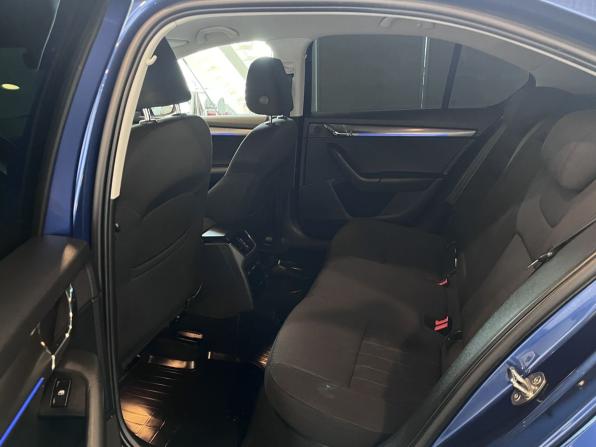 Skoda Octavia III (A7) Рестайлинг с пробегом 2018 года, цена 1 740 000 рублей, 218984 км, лифтбек, Автокод Объявления