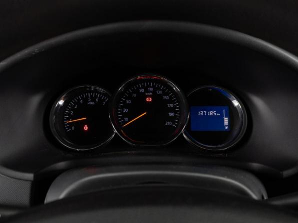 Renault Sandero II с пробегом 2017 года, цена 749 000 рублей, 137185 км, хэтчбек, Автокод Объявления