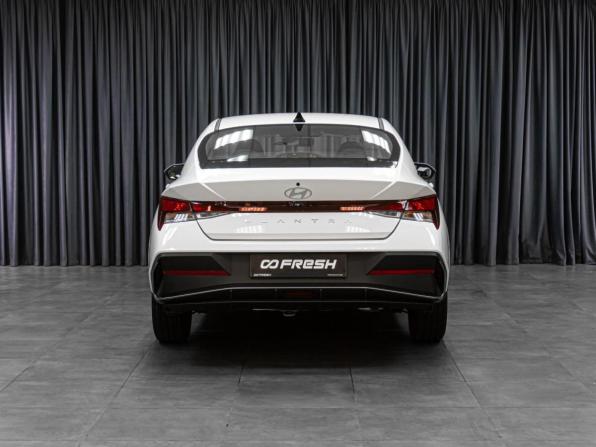 Hyundai Elantra VII (CN7) Рестайлинг с пробегом 2024 года, цена 2 615 000 рублей, 1081 км, седан, Автокод Объявления