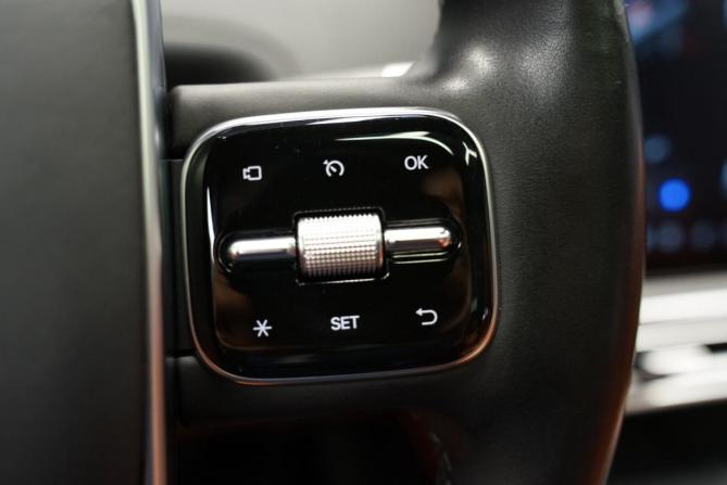 Li Auto (Lixiang) L9 I с пробегом 2023 года, цена 7 500 000 рублей, 38000 км, внедорожник, Автокод Объявления