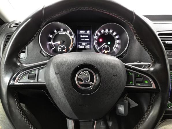 Skoda Yeti I Рестайлинг с пробегом 2017 года, цена 1 367 000 рублей, 123316 км, внедорожник, Автокод Объявления
