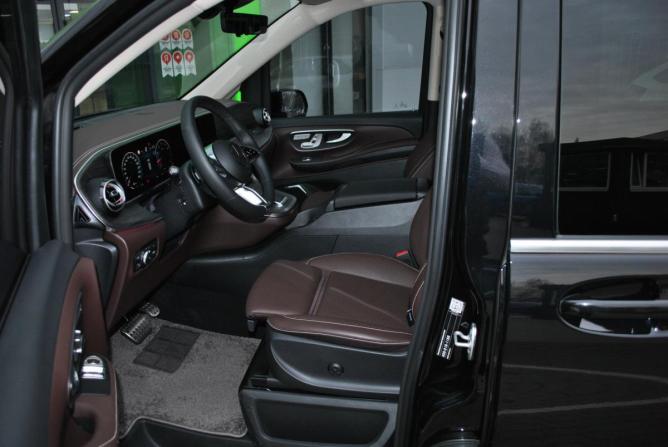 Mercedes-Benz V-Класс III (W447) Рестайлинг 2 с пробегом 2025 года, цена 13 490 000 рублей, 700 км, минивэн, Автокод Объявления