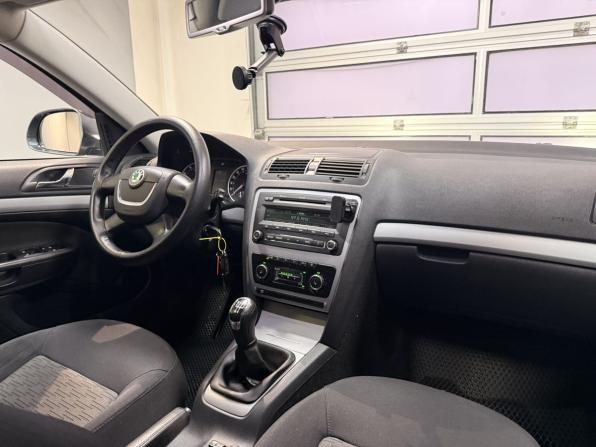 Skoda Octavia II (A5) Рестайлинг с пробегом 2012 года, цена 845 000 рублей, 261000 км, лифтбек, Автокод Объявления