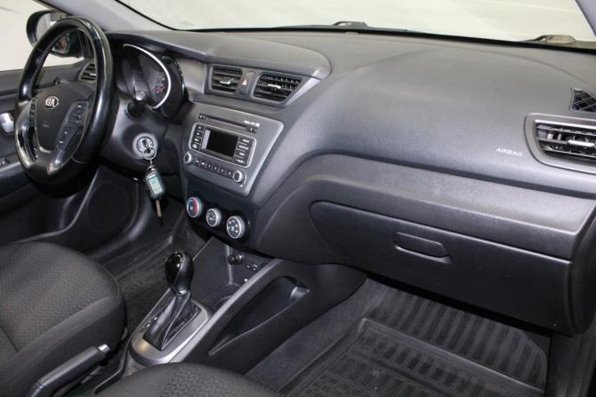 Kia Rio III Рестайлинг с пробегом 2015 года, цена 979 000 рублей, 167000 км, хэтчбек, Автокод Объявления