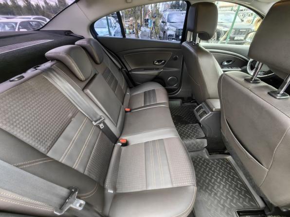 Renault Fluence I Рестайлинг с пробегом 2015 года, цена 949 000 рублей, 140000 км, седан, Автокод Объявления