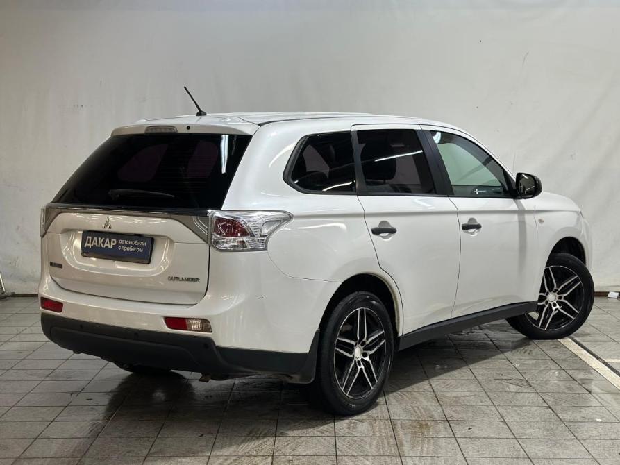 Mitsubishi Outlander III Рестайлинг Санкт-Петербург  - изображение 3