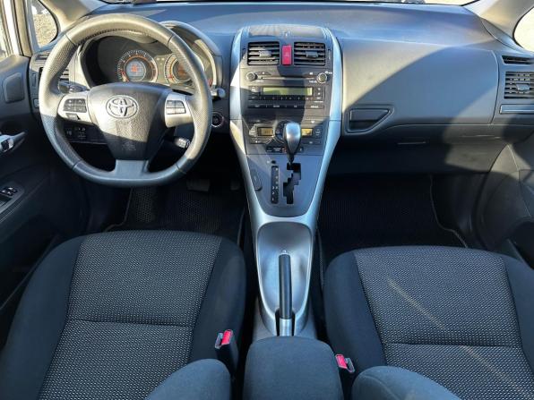 Toyota Auris I Рестайлинг с пробегом 2012 года, цена 980 000 рублей, 143130 км, хэтчбек, Автокод Объявления