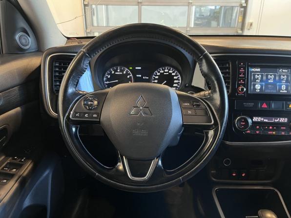 Mitsubishi Outlander III Рестайлинг 2 с пробегом 2017 года, цена 1 900 000 рублей, 193700 км, внедорожник, Автокод Объявления
