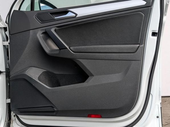 Volkswagen Tiguan II Рестайлинг с пробегом 2021 года, цена 2 545 000 рублей, 79435 км, внедорожник, Автокод Объявления