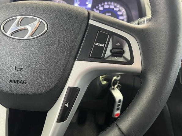 Hyundai Solaris I Рестайлинг с пробегом 2016 года, цена 1 049 000 рублей, 136000 км, седан, Автокод Объявления