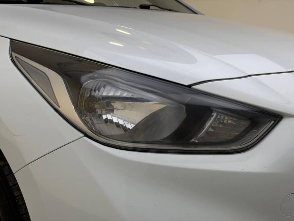 Hyundai Solaris II с пробегом 2018 года, цена 1 299 000 рублей, 164836 км, седан, Автокод Объявления