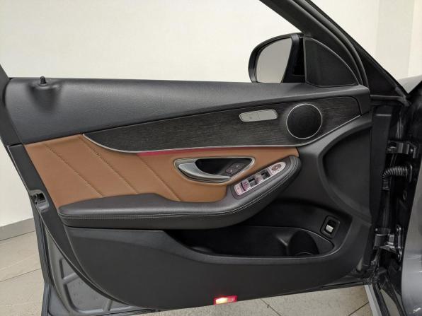 Mercedes-Benz C-Класс IV (W205) Рестайлинг с пробегом 2019 года, цена 3 400 000 рублей, 56053 км, седан, Автокод Объявления