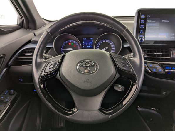 Toyota C-HR I Рестайлинг с пробегом 2021 года, цена 2 740 000 рублей, 54712 км, внедорожник, Автокод Объявления