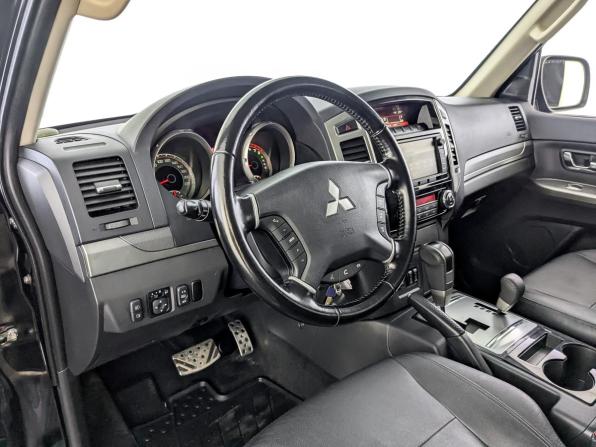 Mitsubishi Pajero IV Рестайлинг 2 с пробегом 2015 года, цена 2 650 000 рублей, 114877 км, внедорожник, Автокод Объявления