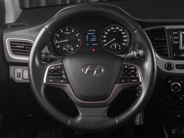 Hyundai Solaris II с пробегом 2017 года, цена 1 359 000 рублей, 80619 км, седан, Автокод Объявления