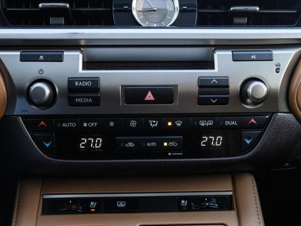 Lexus ES VI Рестайлинг с пробегом 2015 года, цена 2 440 000 рублей, 132700 км, седан, Автокод Объявления