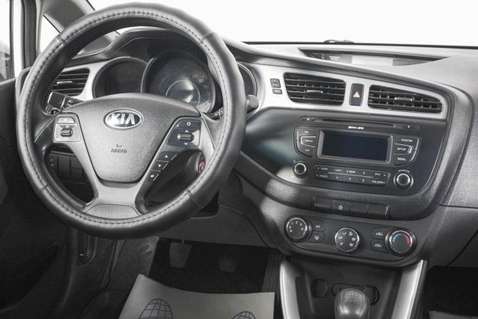 Kia Ceed II с пробегом 2013 года, цена 1 049 000 рублей, 176500 км, хэтчбек, Автокод Объявления