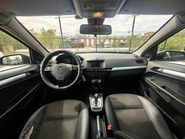 Opel Astra H Рестайлинг с пробегом 2008 года, цена 349 000 рублей, 215000 км, седан, Автокод Объявления