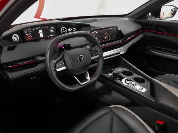 Changan UNI-V I с пробегом 2023 года, цена 2 320 000 рублей, 39400 км, лифтбек, Автокод Объявления
