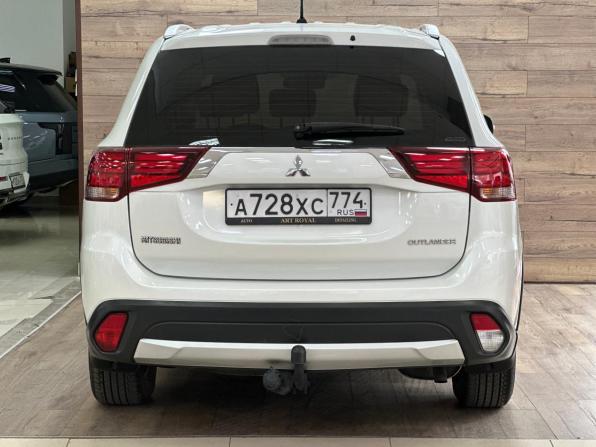 Mitsubishi Outlander III Рестайлинг 2 с пробегом 2015 года, цена 1 530 000 рублей, 202480 км, внедорожник, Автокод Объявления