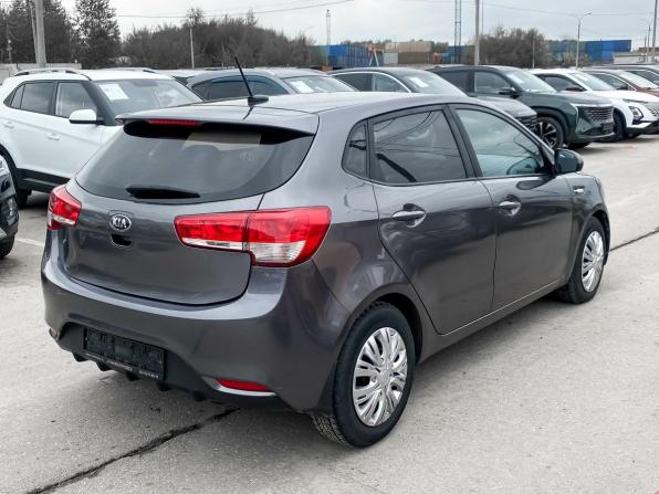 Kia Rio III Рестайлинг с пробегом 2017 года, цена 899 000 рублей, 142627 км, хэтчбек, Автокод Объявления