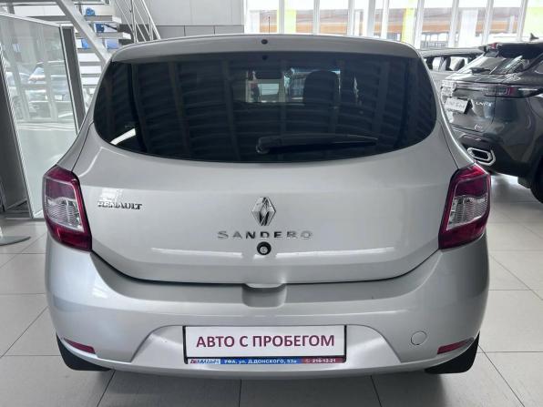 Renault Sandero II с пробегом 2016 года, цена 898 000 рублей, 108000 км, хэтчбек, Автокод Объявления