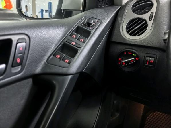 Volkswagen Tiguan I Рестайлинг с пробегом 2015 года, цена 1 180 000 рублей, 207967 км, внедорожник, Автокод Объявления